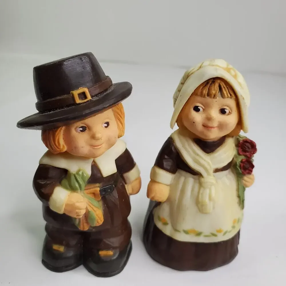 Vintage 1980s Hallmark Pilgrim Thanksgiving Salt And Pepper Shakers